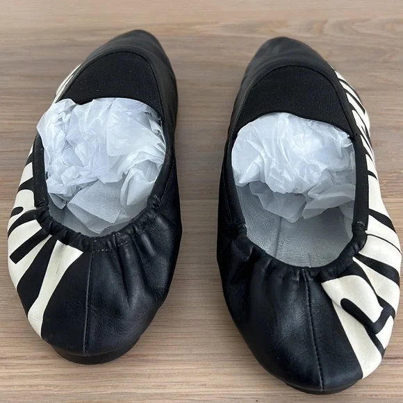 Givenchy Womens Black Ballet Flats size 38.5 - Picture 3 of 11